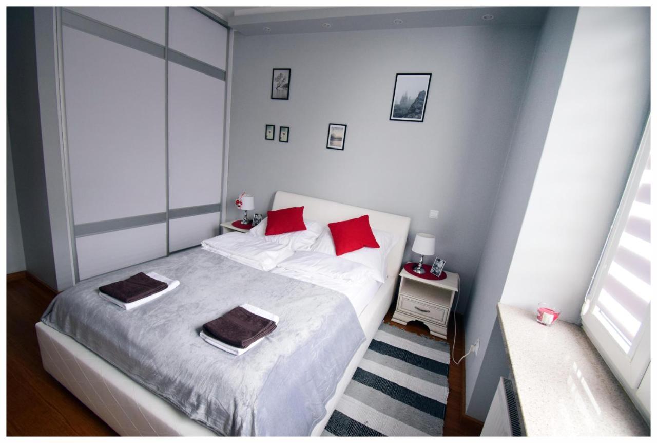 Color 24 Apartament IV Apartment Stalowa Wola Ngoại thất bức ảnh