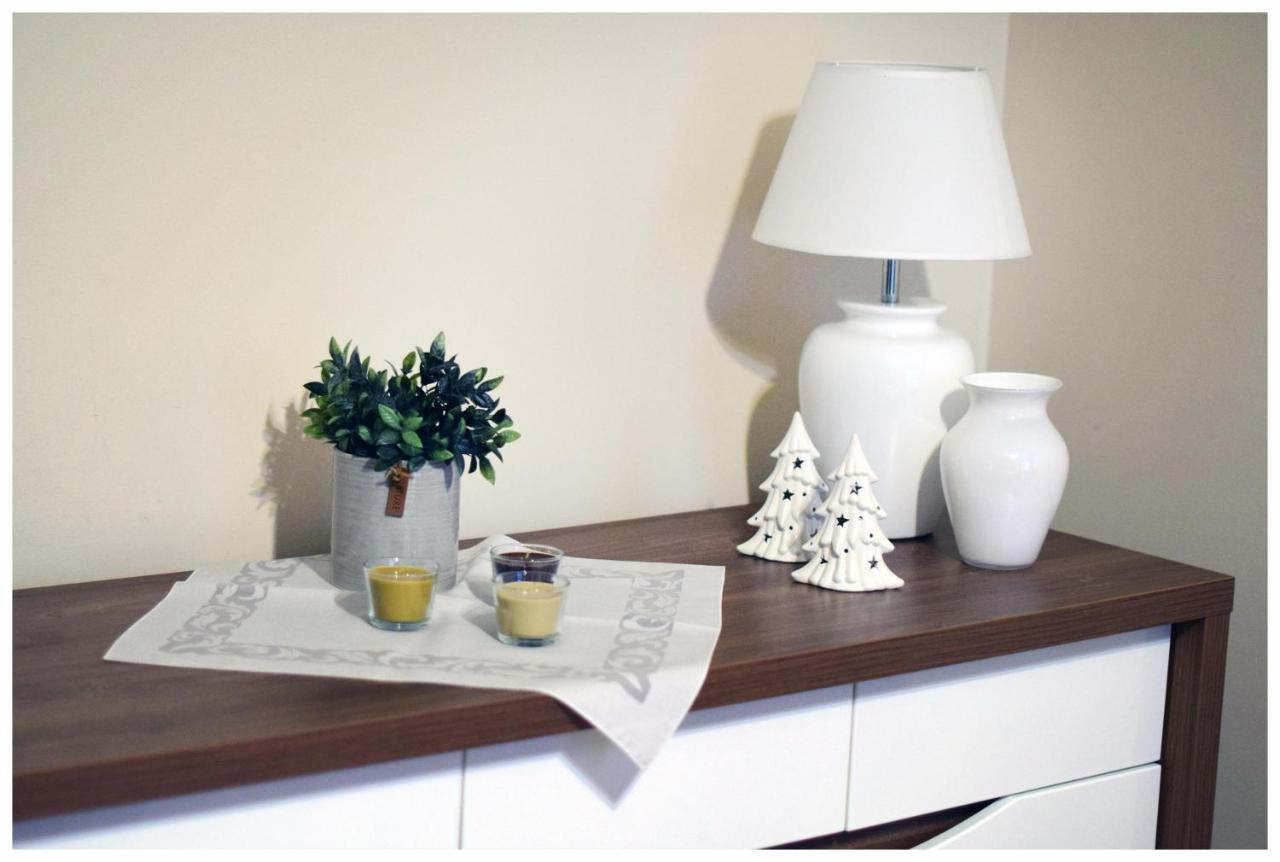 Color 24 Apartament IV Apartment Stalowa Wola Ngoại thất bức ảnh