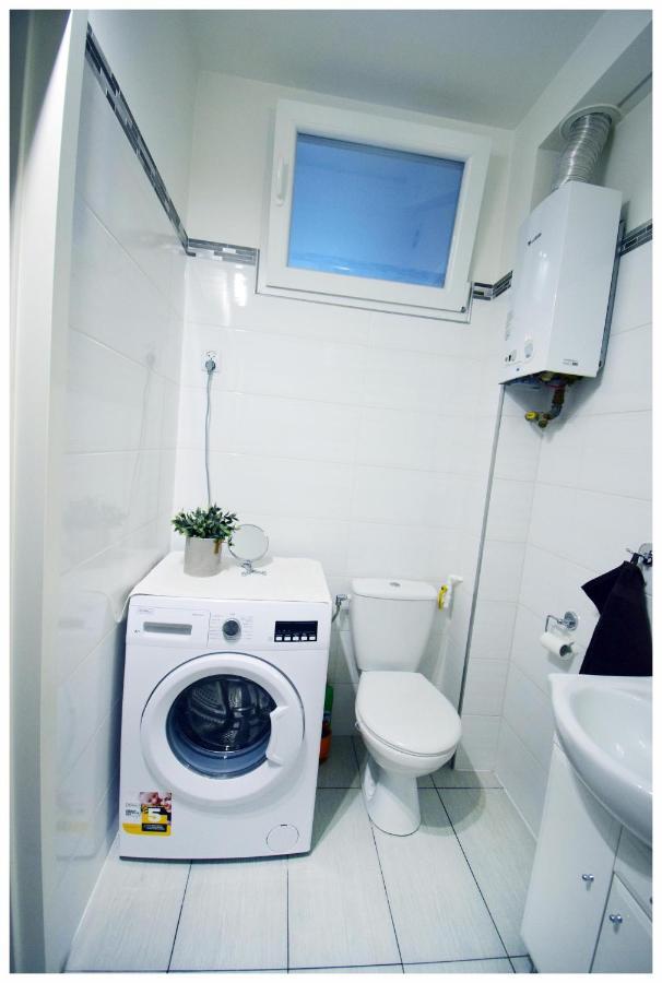 Color 24 Apartament IV Apartment Stalowa Wola Ngoại thất bức ảnh
