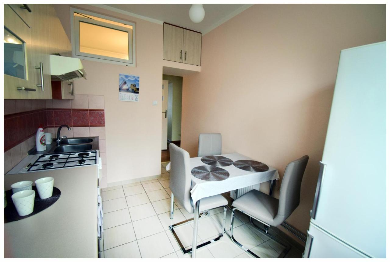 Color 24 Apartament IV Apartment Stalowa Wola Ngoại thất bức ảnh
