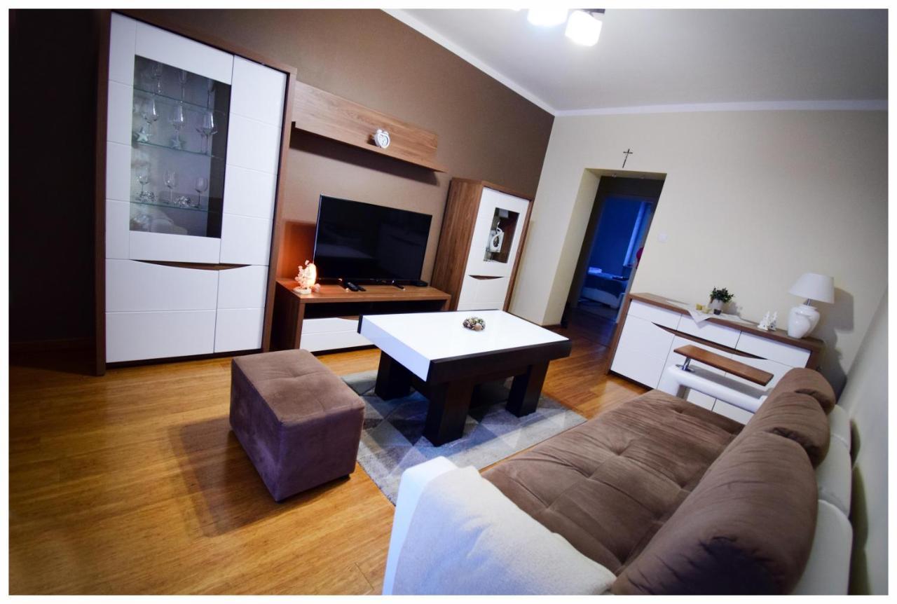 Color 24 Apartament IV Apartment Stalowa Wola Ngoại thất bức ảnh